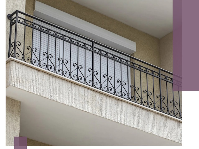 Балконные ограждения из металла и стекла в Кольчугине для домов