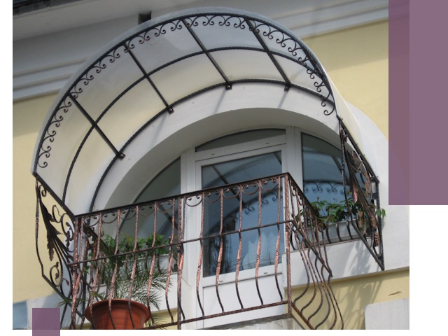 Козырьки над балконом в Кольчугине — изготовление и монтаж