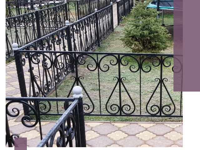 Кованые газонные ограждения под ключ в Кольчугине